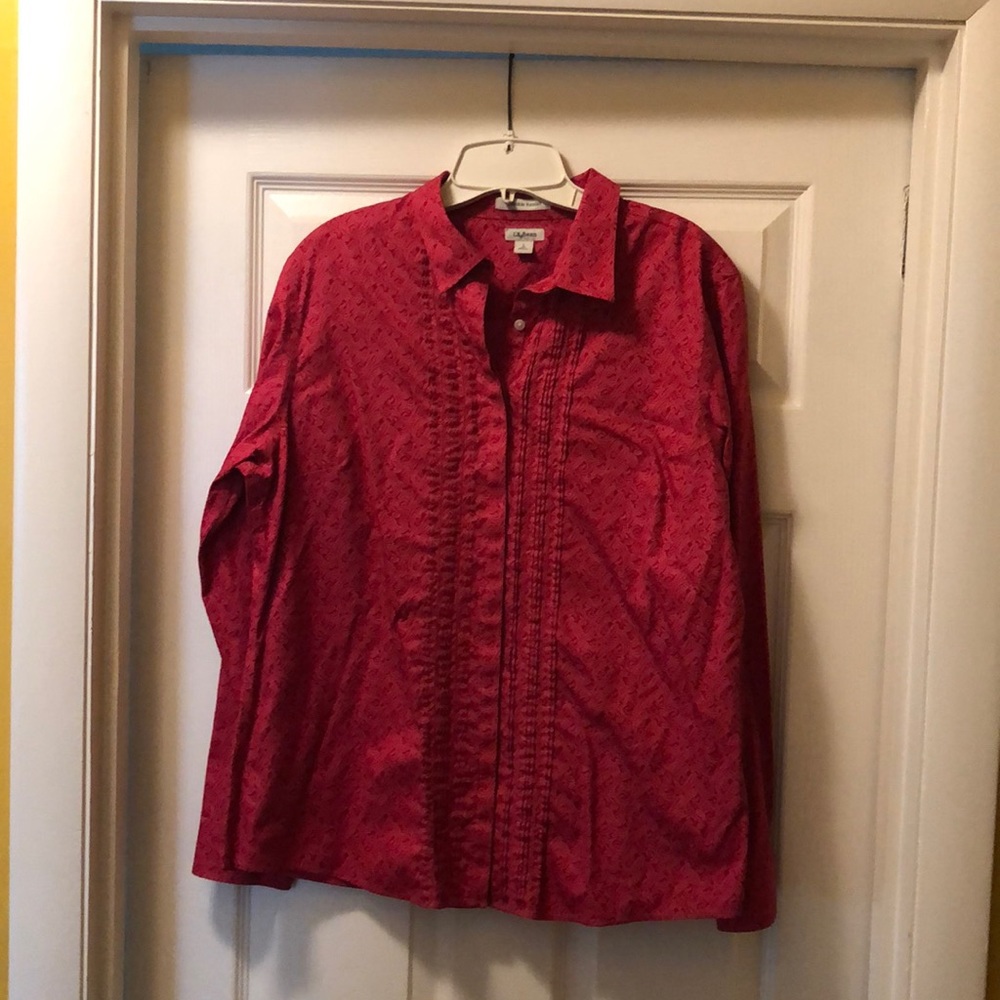 L.L. Bean Women’s hot pink wrinkle resist
